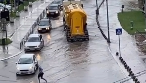 Strašno nevrijeme pogodilo Srbiju, vjetar nosio krovove,padao grad veličine oraha