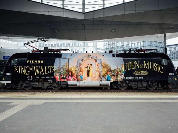 Straussova lokomotiva kao putujuća atrakcija Beča