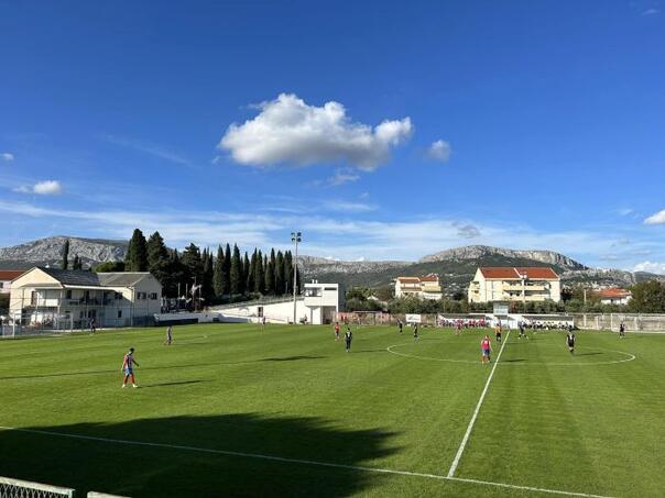Strava u Hrvatskoj: Preminuo vozač za volanom dok je vozio fudbalere