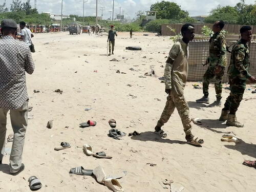 Stravičan napad u vojnom kampu: Bombaš samoubica ubio najmanje 13 osoba