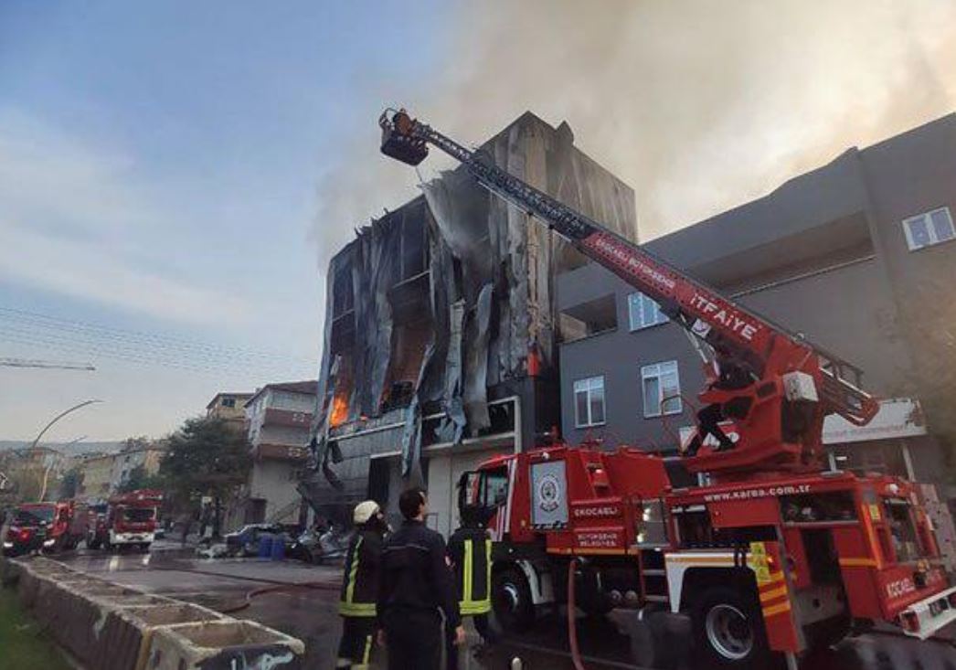Stravičan požar u Turskoj: Šest osoba poginulo u skladištu parfema