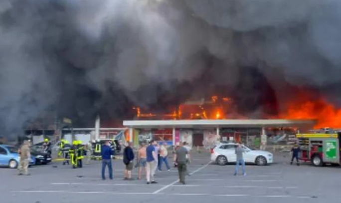 Rusija raketirala pun šoping centar, veliki broj žrtava