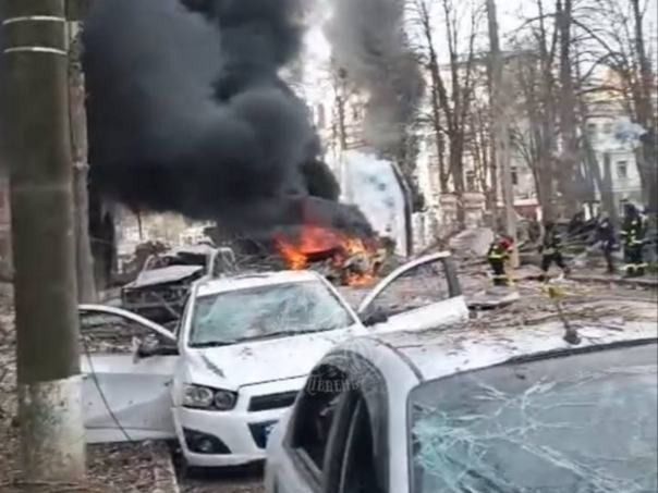 Stravičan ruski napad u Ukrajini: Pogođen trolejbus, broj mrtvih raste