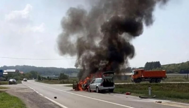 Stravična nesreća kod Prnjavora: Poginule majka i kćerka, otac i sin povrijeđeni