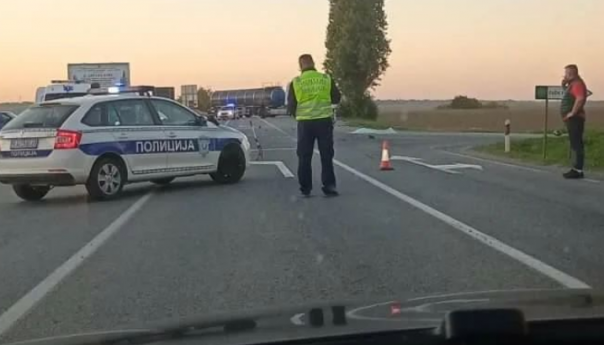 Stravična nesreća u Srbiji: Poginuli mladić (18) i maloljetna djevojka (17)