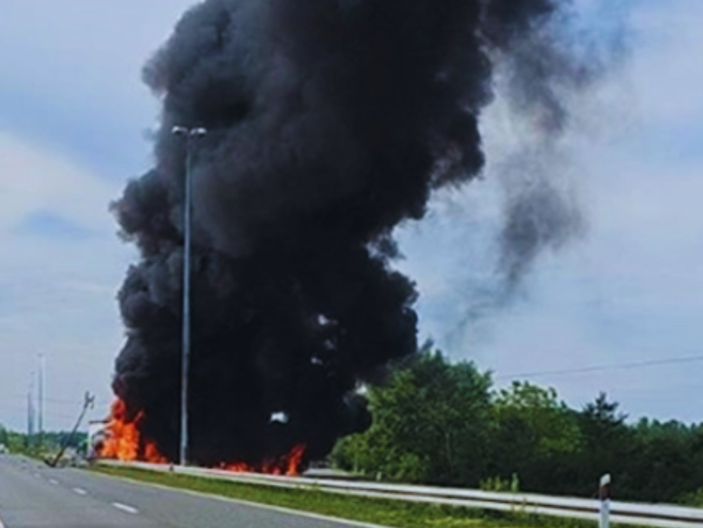 Stravična nesreća: Vozač izgorio u kamionu nakon slijetanja s autoceste
