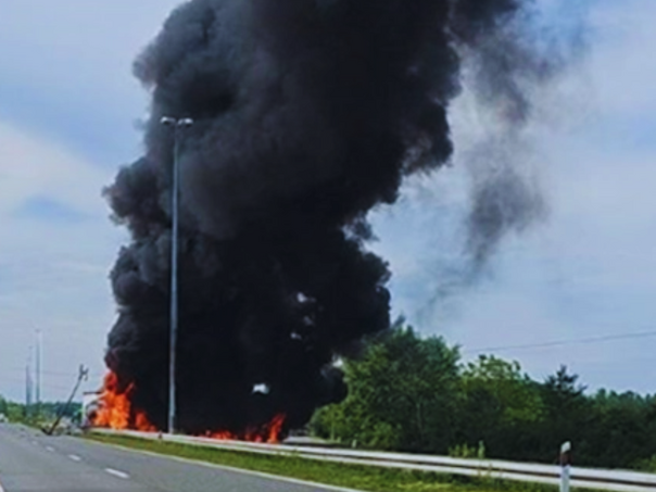 Stravična nesreća: Vozač izgorio u kamionu nakon slijetanja s autoceste