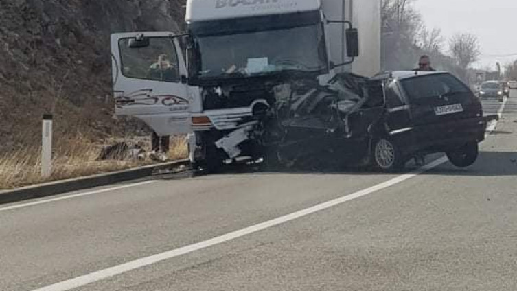 U sudaru kamiona i automobila kod Mostara poginule dvije osobe