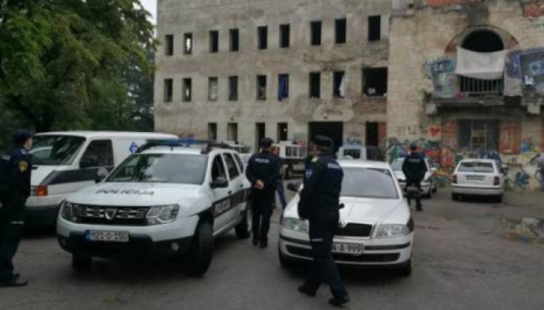 Stravično: U Bihaću muž zadavio suprugu