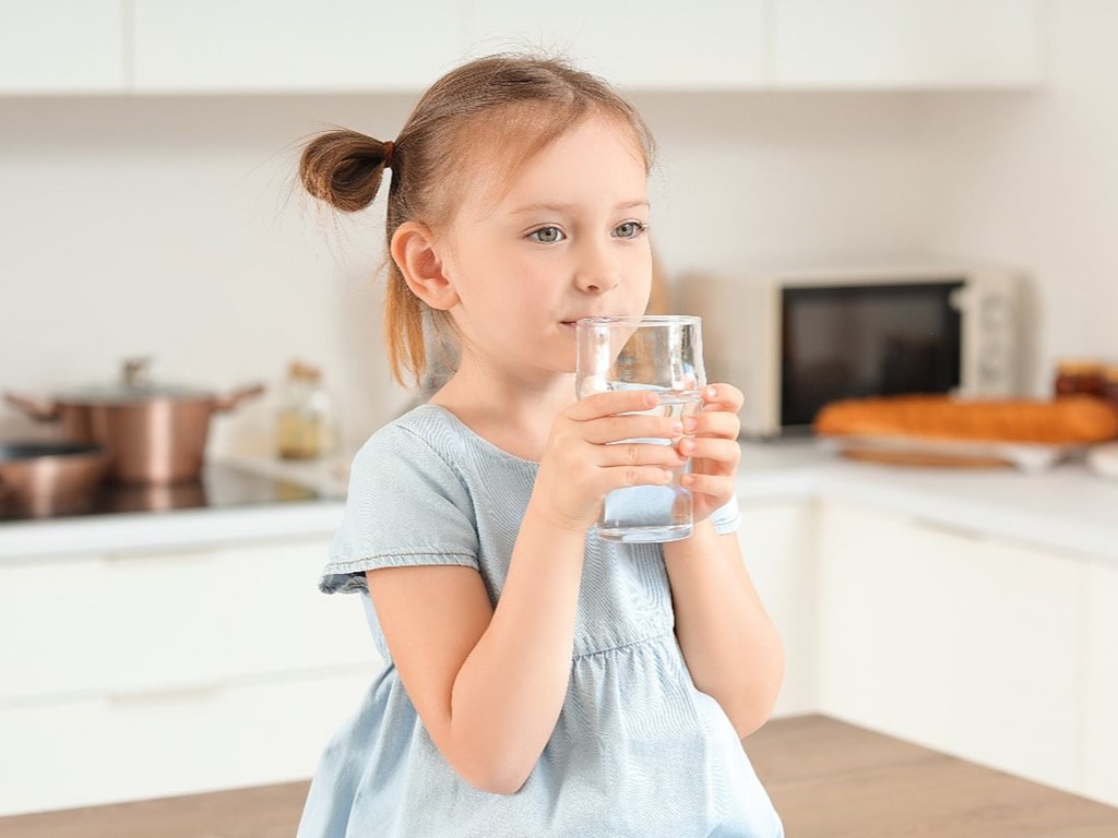 Stručnjaci izdvojili samo 2 napitka koja smijete davati djeci