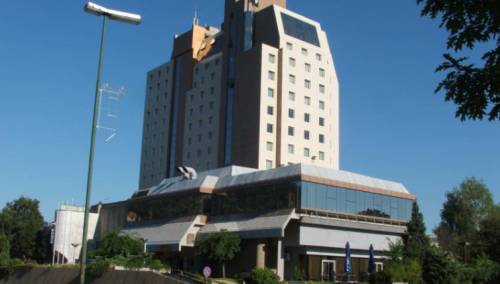 Studenti napustili karantin u hotelu 'Tuzla', vozači očekuju testiranje
