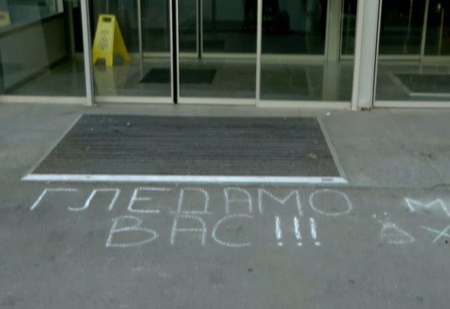 Studenti prekinuli blokadu RTS-a, ali još uvijek ne emituje redovan program