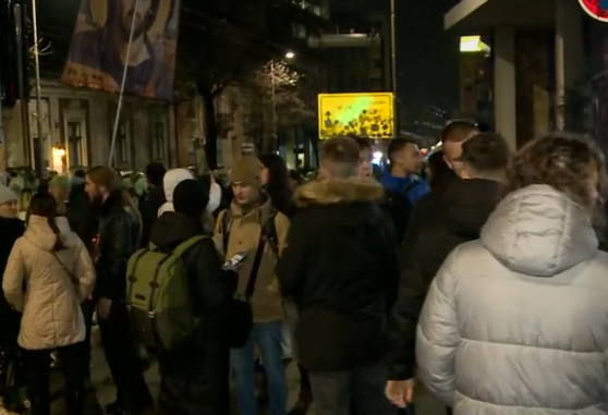 Studenti protestuju ispred RTS-a zbog izvještavanja o lokalnim izborima