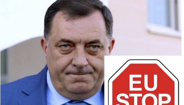 Studenti RS-a: Ne damo Karadžića, zabranite Dodiku ulazak u EU