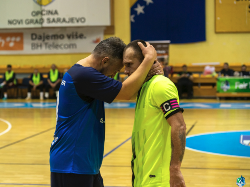 Studenti sa maksimalnim učinkom, MNK Burch bez ijednog boda, Novinari poklekli