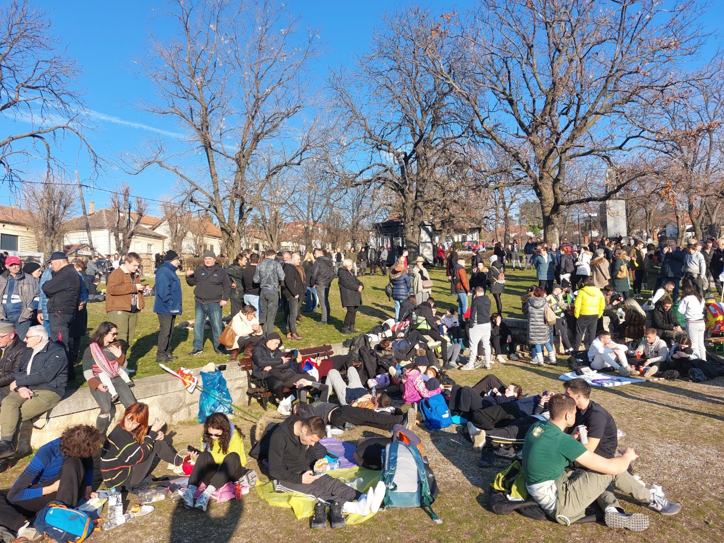 Vučić leti ka Banja Luci, a studenti već treći dan hodaju ka Kragujevcu