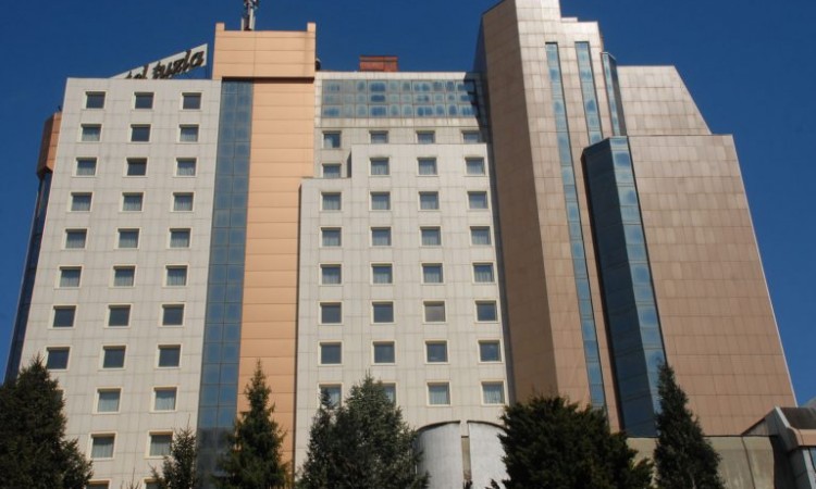 Studenti u hotelu 'Tuzla' razvalili vrata i prekršili pravila karantina