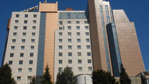 Studenti u hotelu 'Tuzla' razvalili vrata i prekršili pravila karantina