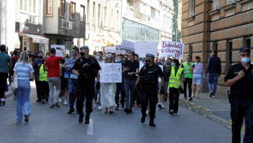 Studenti UNSA izašli na proteste: Ne studiramo samo u vrijeme izbora