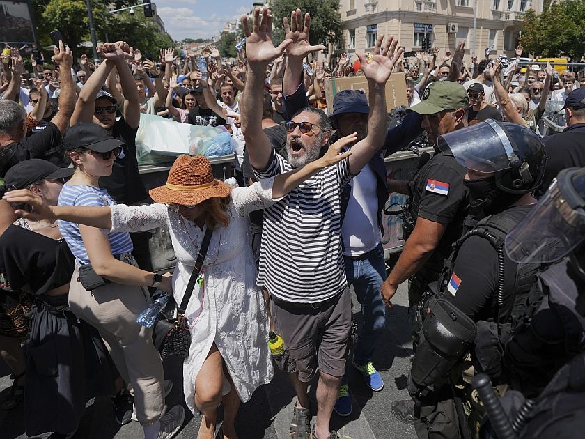 Studentica iz Beograda opisala poniženje u policiji: Natjerana da se skine gola
