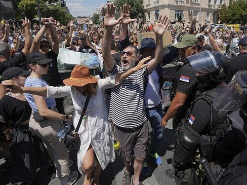 Studentica iz Beograda opisala poniženje u policiji: Natjerana da se skine gola