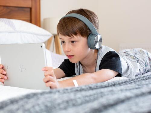 Studija zabrinjava: Djeca u BiH ljeto provela uz YouTube