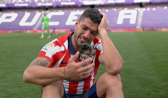 Suarez u suzama nakon osvojene titule: Barcelona me potcijenila