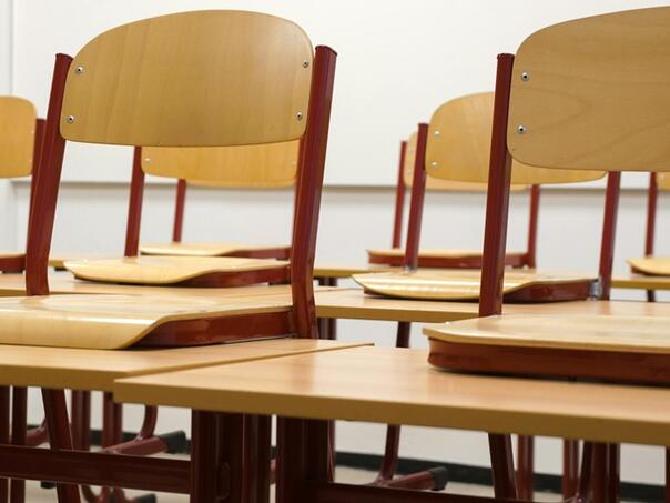 Subotica: Čitav razred izostao s nastave zbog jednog učenika, prijavljen zbog zlostavljanja i prijetnji smrću