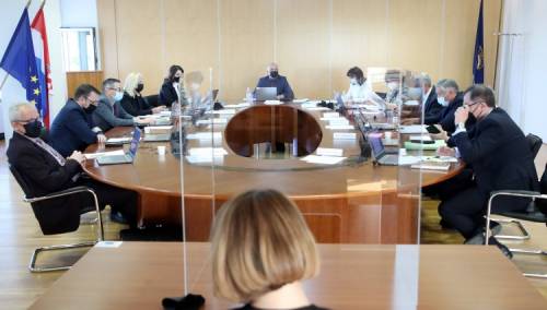 Suci Krušlin i Vekić privremeno udaljeni s dužnosti zbog druženja s Mamićem