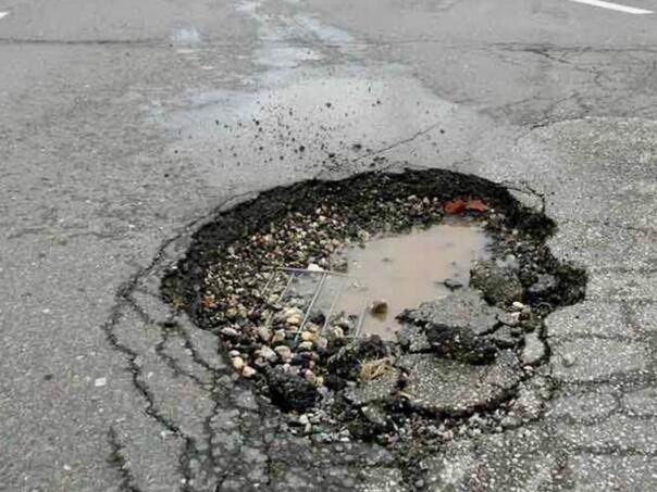 Sud u Prijedoru: Načelnik u gradskoj upravi kažnjen zbog rupe na putu