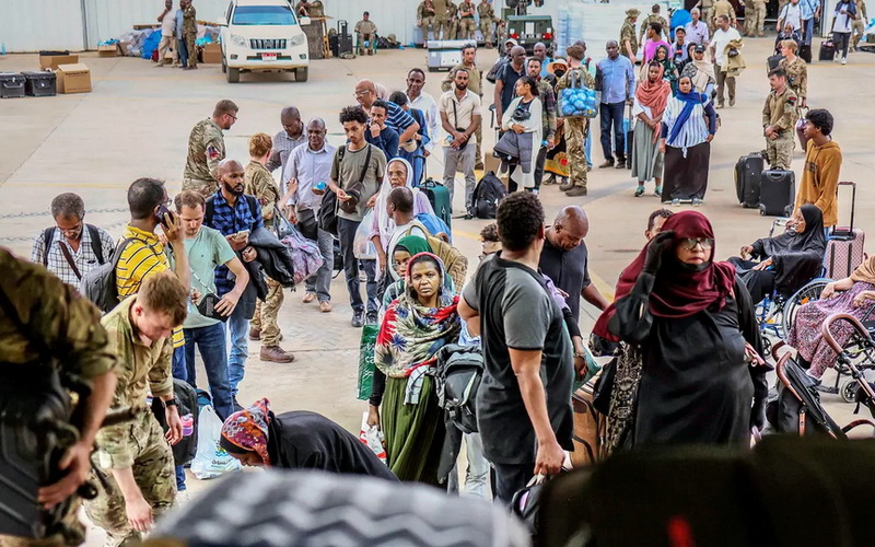 Sudan: Evakuisano 162 državljana EU