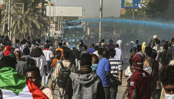 Sudanski premijer podnio ostavku nakon masovnih demonstracija