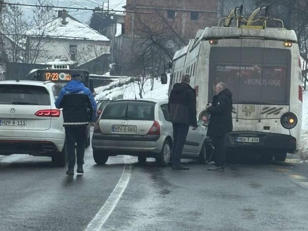 Sudar auta i trolejbusa u Sarajevu, formirane velike kolone