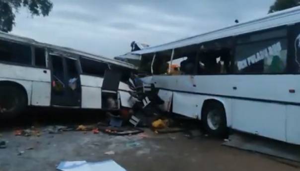 Sudar dva autobusa, poginulo 38 ljudi, povrijeđeno 87