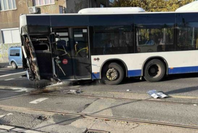 Sudar dva autobusa u Sarajevu, velika materijalna šteta