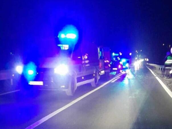 Sudar kamiona i auta u Tuzli: Poginula jedna osoba