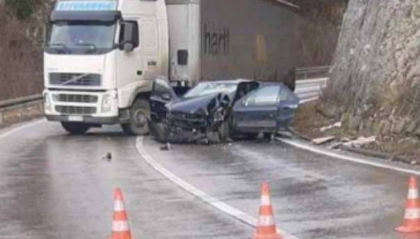 Sudar kamiona i automobila kod Srebrenika: Jedna osoba povrijeđena