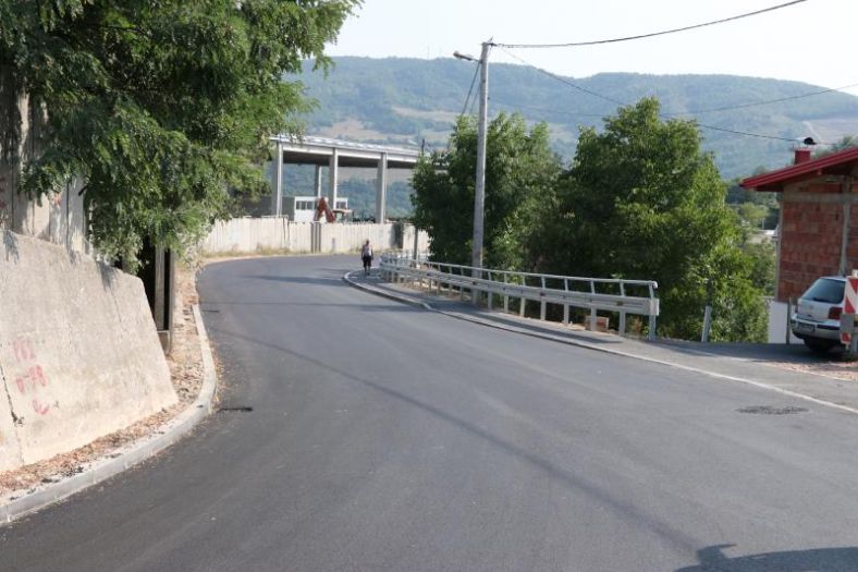 Sudar kamiona i automobila u Sarajevu, jedna osoba prebačena na KCUS
