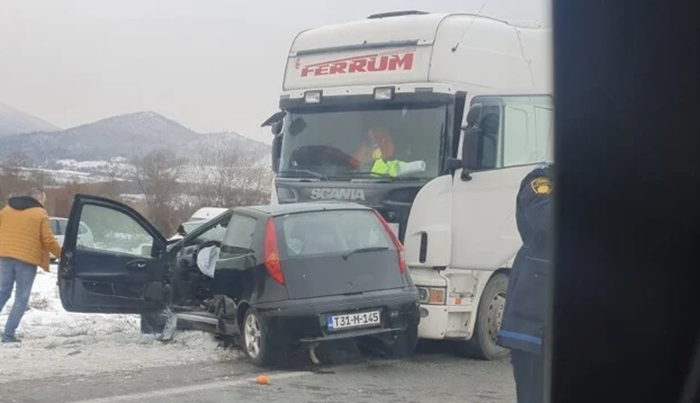 Sudar kamiona i automobila u Vitezu: Stradala žena