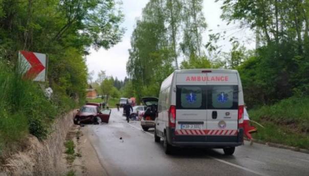 Saobraćajna nesreća kod Pala: Povrijeđene dvije osobe