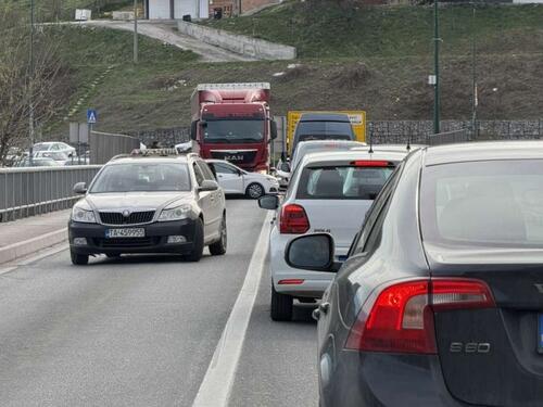Sudar na Vogošćanskoj petlji: Formirale se ogromne kolone vozila