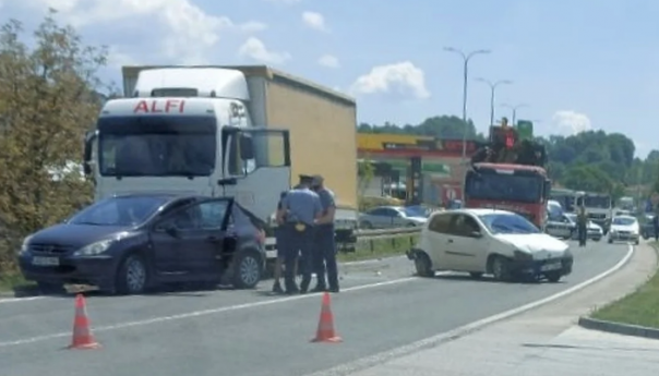 Sudar pet vozila kod Srebrenika, ima povrijeđenih