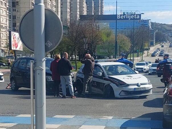 Sudar u Sarajevu: Učestvovalo i vozilo policije