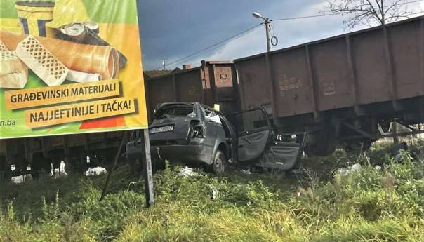Sudar voza i automobila u Živinicama, povrijeđene dvije osobe