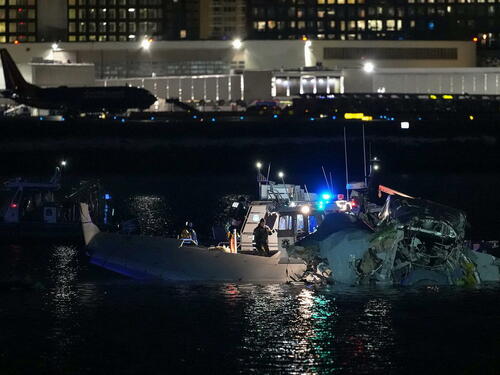 Strava iznad Washingtona: U sudaru aviona i helikoptera desetine mrtvih