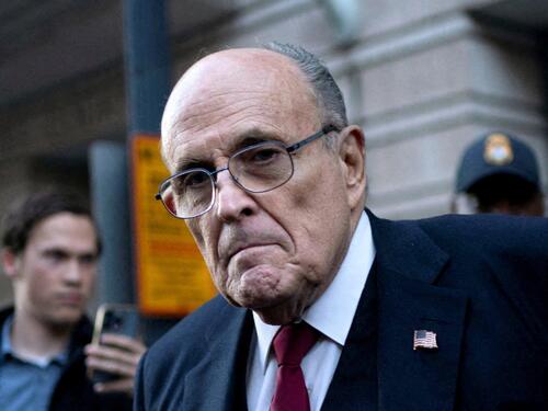 Sudija naredio bivšem Trumpovom advokatu preda penthouse i vrijedne stvari zbog klevete