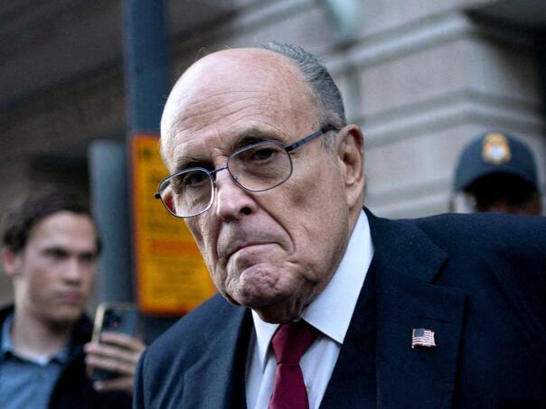 Sudija naredio bivšem Trumpovom advokatu preda penthouse i vrijedne stvari zbog klevete