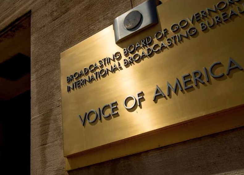 Sudija naredio da se više od 1.000 zaposlenika Glasa Amerike vrati na posao