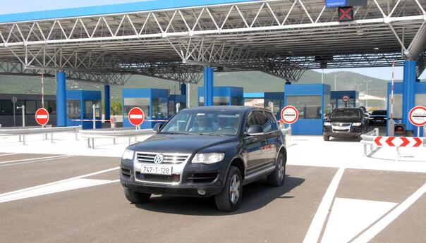 Suh kolovoz, na graničnim prelazima zadržavanja ne duža od 30 minuta