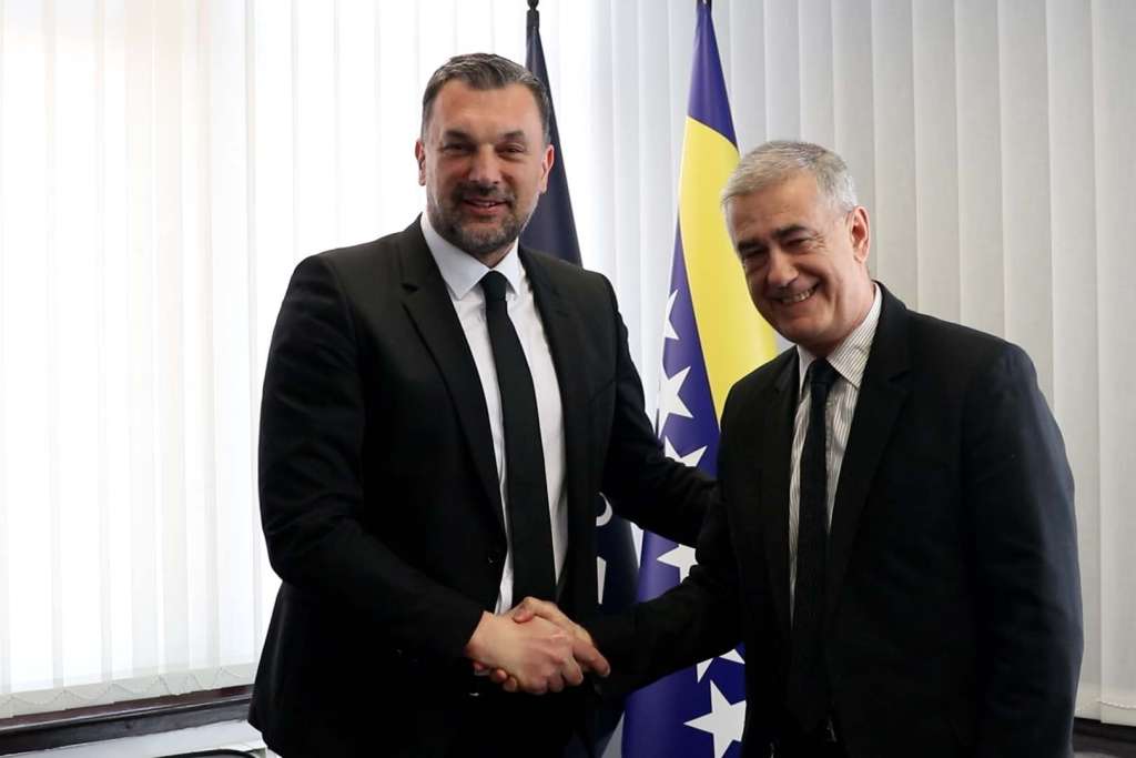 Šuhret Fazlić pristupio Narodu i Pravdi
